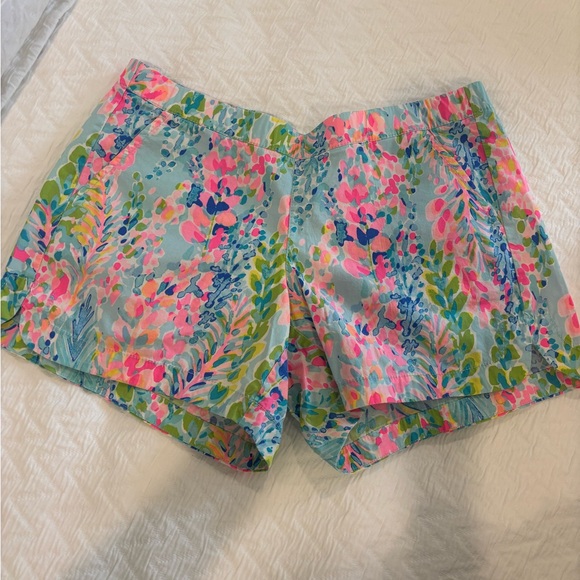 Lilly Pulitzer Pants - Lilly Pulitzer Bermuda Shorts in Vibrant Floral